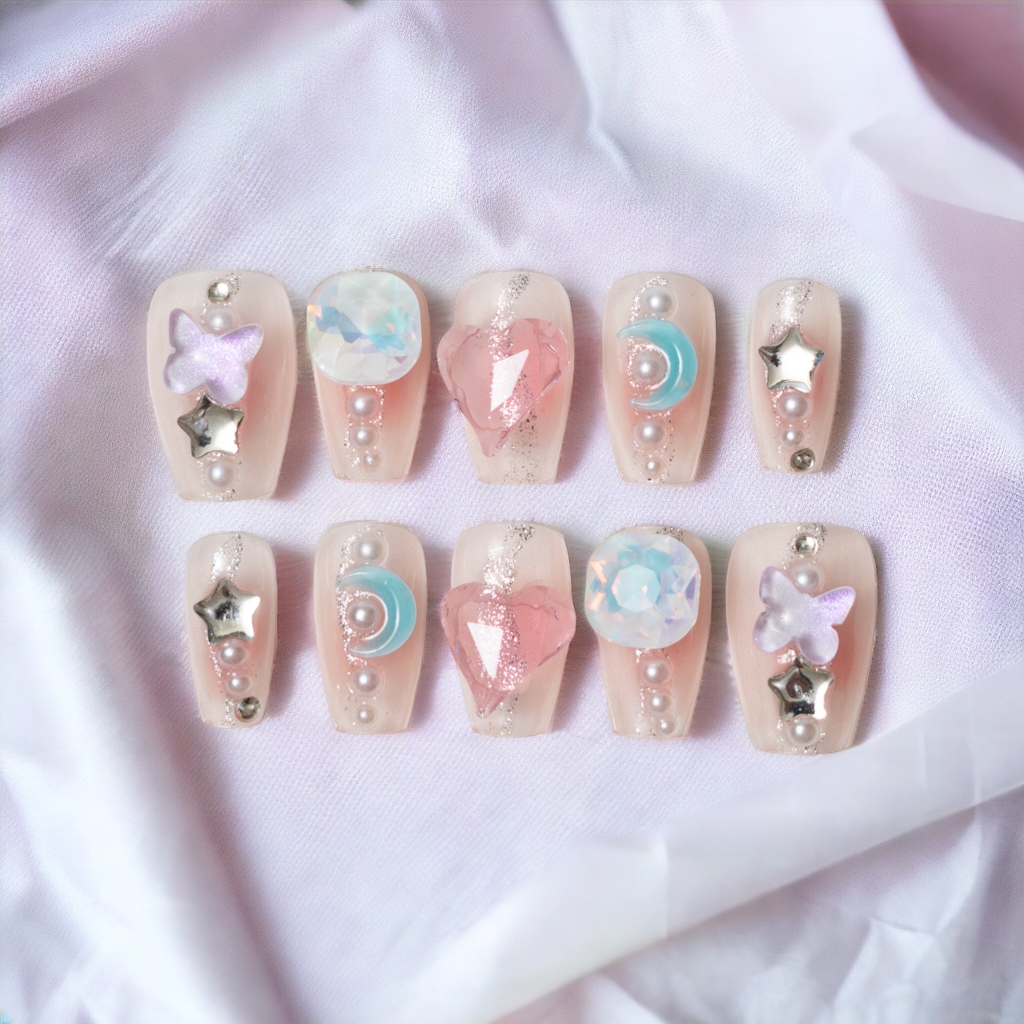 “Sweets and Pearls” Press on Nails set