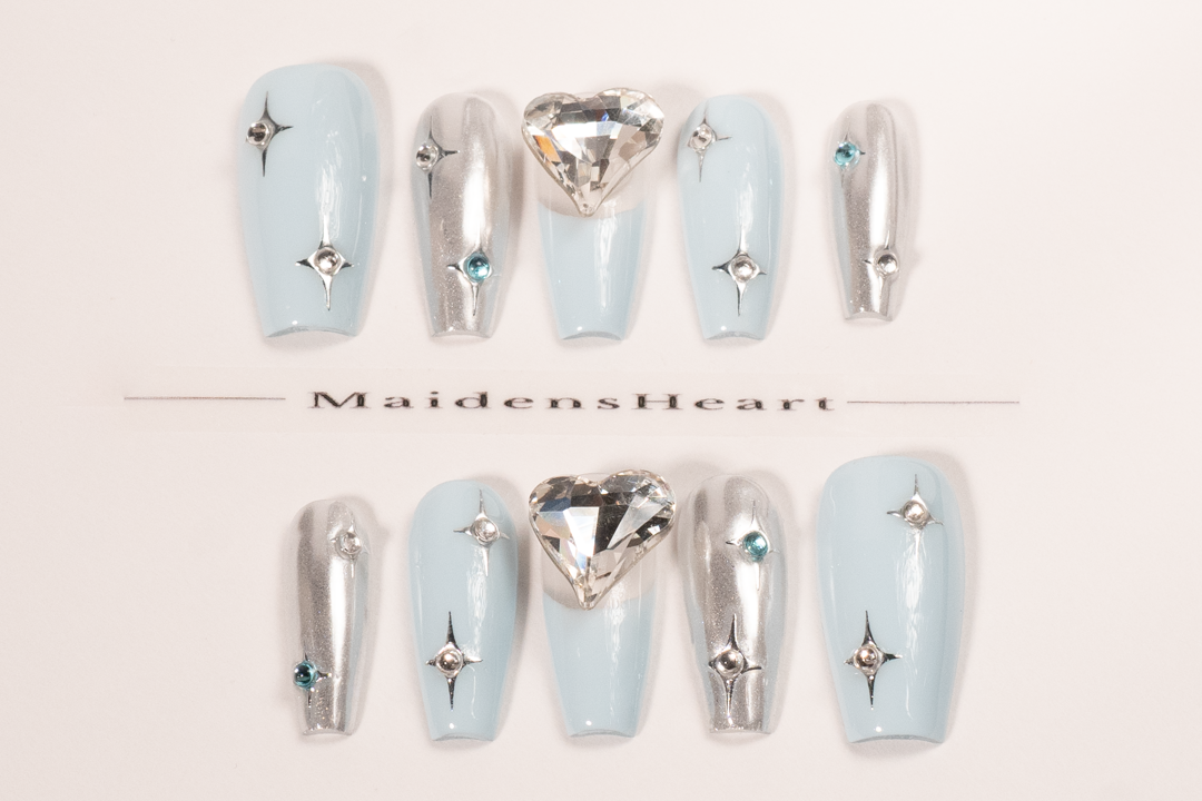 “Baby Blue Starlet” Press on Nails set