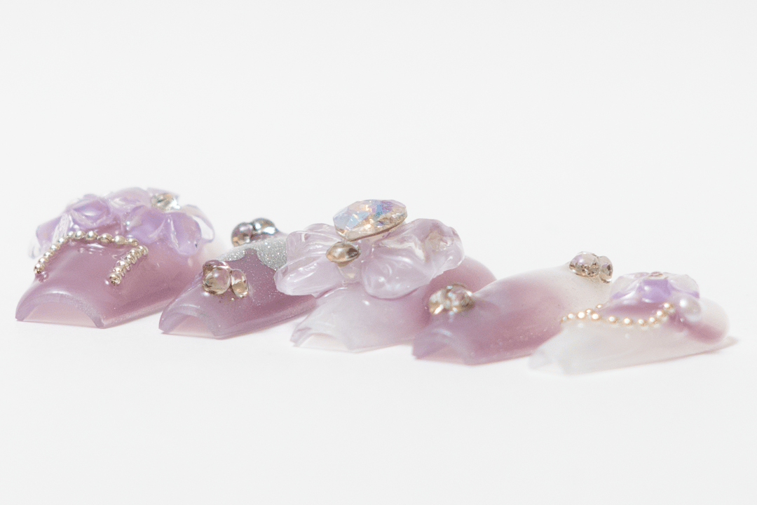 “Lavender Courtyard” Press on Nails set